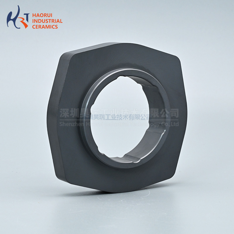 silicon carbide ceramic component with a special grooved design